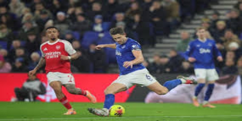 埃弗顿的防守难题—莫耶斯的取舍与风险- 九游娱乐