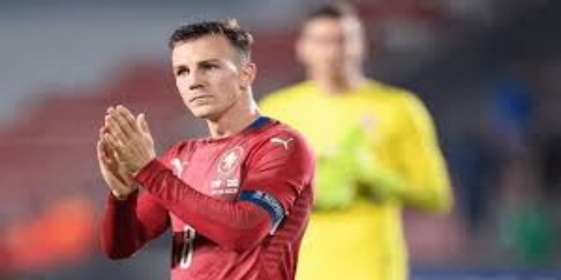 从布拉格到伦敦：一位全能中场的进化史- 九游娱乐