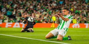 从荷甲到英超：安东尼的适应与挑战 -   九游娱乐